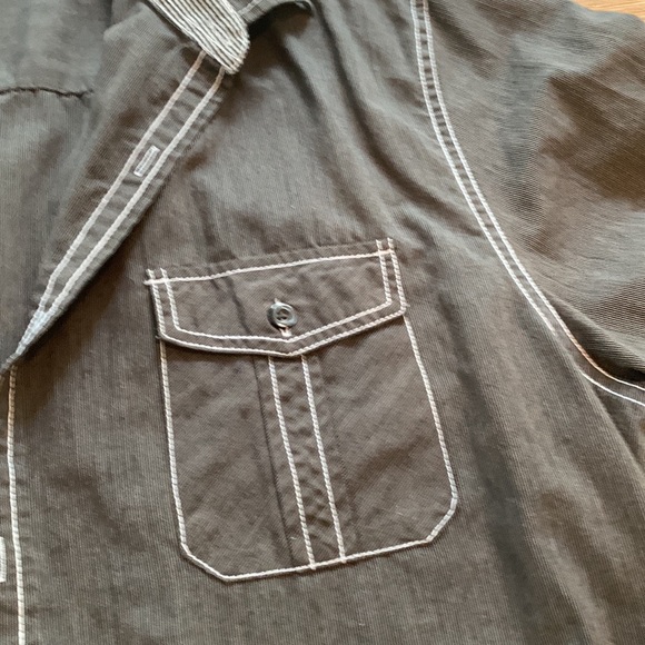 Axist size large casual button up - Picture 3 of 4